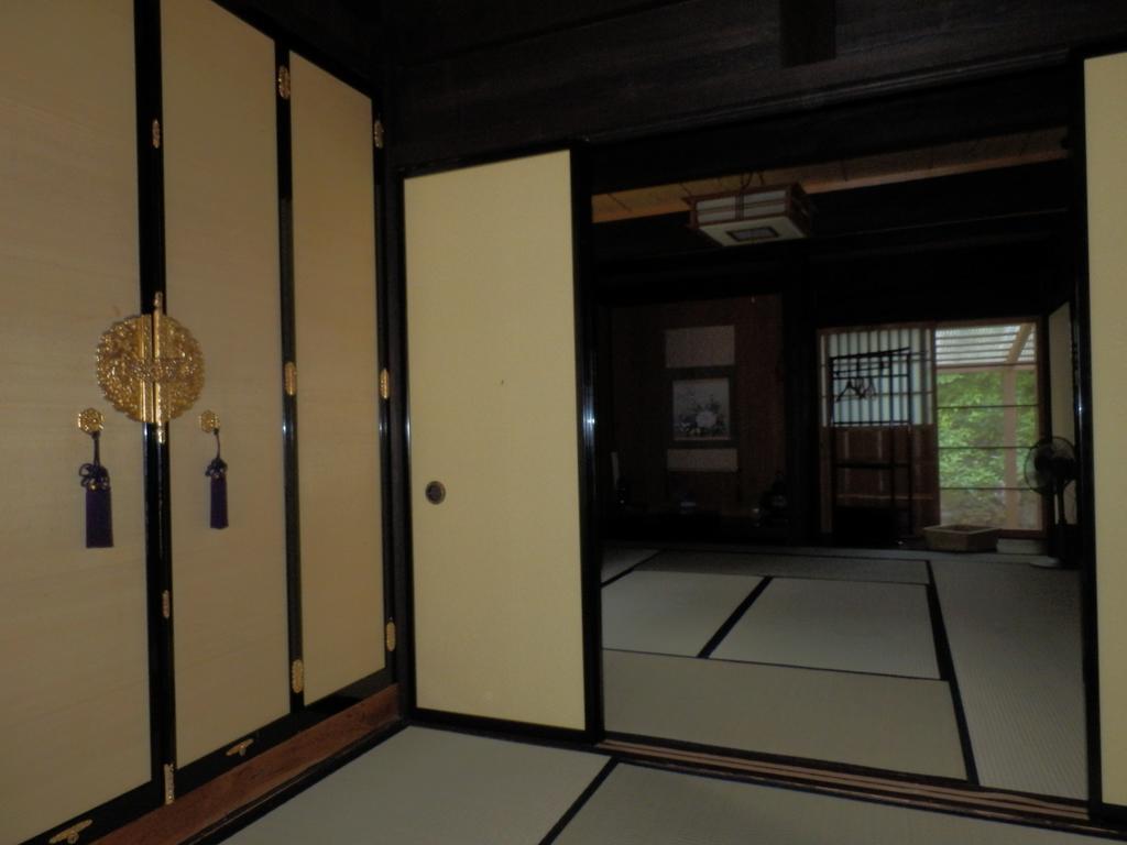 Hotel Minshuku Yomoshirou Nanto Zimmer foto